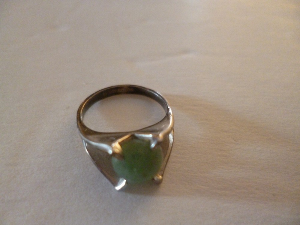 Vintage Sterling Ring With Jade Stone Size 4.25-4.5