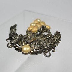 VINTAGE UNSIGNED GRAPE CLUSTER with vine leaves FAUX PEARL BROOCH PIN Art deco