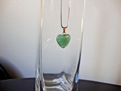 VINTAGE 1980s HANDCRAFTED AVENTURINE HEART YELLOW GOLD FILLED PENDANT