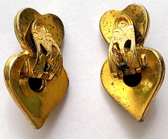 VINTAGE STUNNING GOLD TONE HEARTS BAROQUE STYLE CLIP ON EARRINGS
