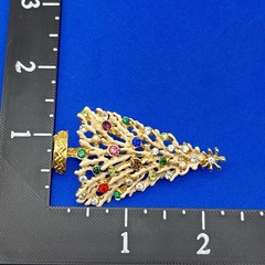 Vintage Christmas Tree Jewelry Set Brooch Clip On Earrings White Snow Frosted