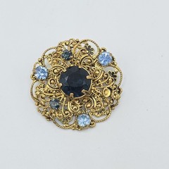 VTG Blue Glass Rhinestone Brooch Czechoslovakia Filigree Gold Tone 1-7/16″ READ