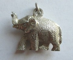 8.4g HEAVY VINTAGE 3D STERLING SILVER LUCKY ELEPHANT CHARM GOOD LUCK