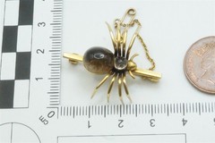 QUALITY ANTIQUE ENGLISH 15K GOLD CABOCHON CITRINE SPIDER BROOCH c1900