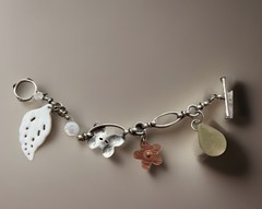 Vintage Lucky Brand Chain w/Charms Flower/Butterfly/Leaf/Asian Diety 6.76” L1