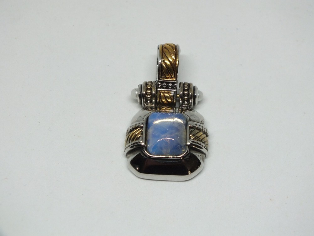 Collectible Pendant Gold Silver Tone Opaque Cabochon Texture 1 1/2×7/8″