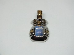 Collectible Pendant Gold Silver Tone Opaque Cabochon Texture 1 1/2×7/8″