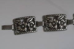 Vintage c. 1940’s Danecraft Felch & Co. Sterling Silver Floral Panel Bracelet