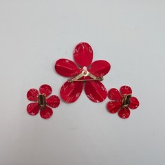 VTG Bright Red-Gold Metal Enamel Flower Power Brooch & Clip On Earring Set