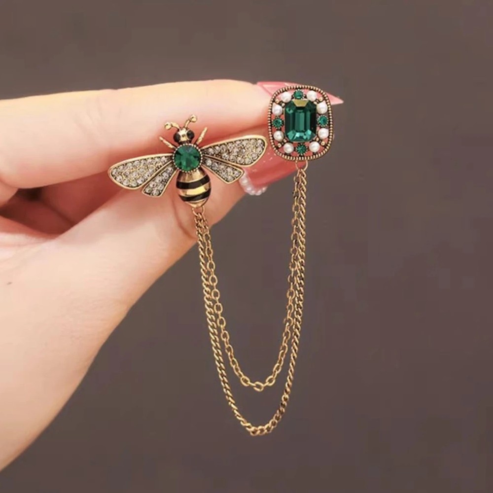 Vintage Delicate Bee Chain Brooch Women’s Fashion Brooch Pin Gift