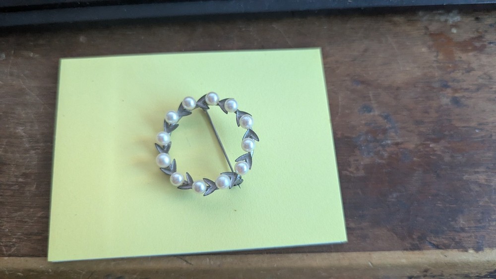Wreath Circle Sterling Silver With 12 Pearls