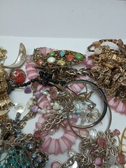 1 Lb REDESIGN/CRAFT FASHION/COSTUME JEWELRY LOT
