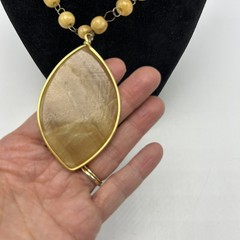 Agate Necklace Quartz Genuine Stone Sun Carved Bead 24″ VTG Boho Chic 70’s Beige