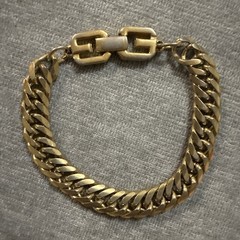 Givenchy Curb chain bracelet gold Plated 1980-1989 vintage “G” logo clasp Chunky