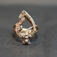 19c. Victorian 14K 585 Yellow Gold Ring Diamonds Spades Leave Splint Shanks