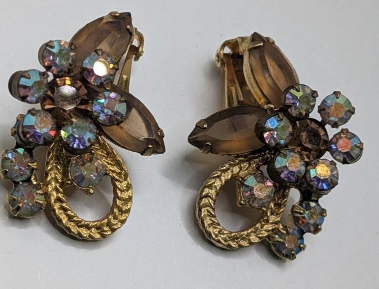 Vintage Costume Jewelry AB Rhinestone Amber Floral Goldtone Metal Clip Earrings