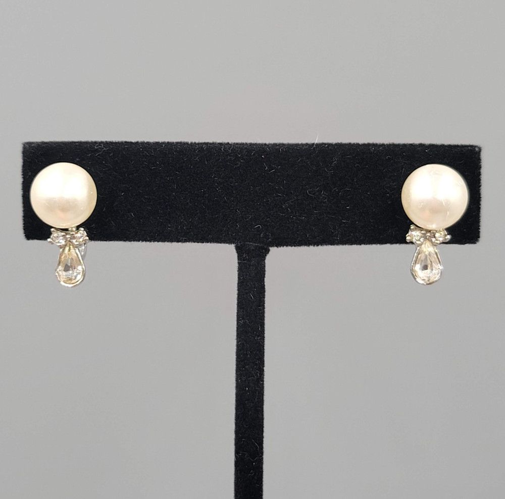 Vintage Faux Pearl Clear Rhinestone Clip on Earrings Silver tone Screw Back 3/4″