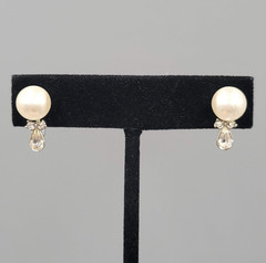 Vintage Faux Pearl Clear Rhinestone Clip on Earrings Silver tone Screw Back 3/4″