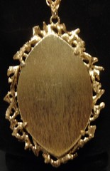 NAPIER Large Gold Tone Brutalist with Golden Brown Center Pendant Necklace