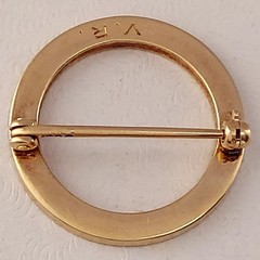 Vintage 14k Textured Circle Brooch. 7/8 Diameter. 2mm Thick. 2.8 Grams. Sturdy.