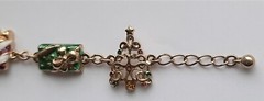 Vintage Avon N.R. Under the Tree Christmas Bracelet Adjustable 7.5 – 8.25 inches