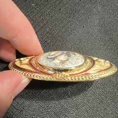 Avon President’s Club Porcelain Enamel Lady Cameo Brooch Vintage 97/98