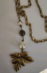 Vintage 90’s Brasstone LEAF & Faux Pearl Pendant 30″ Adjustable Opera Necklace