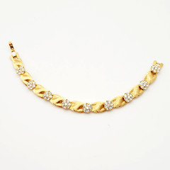 Crown Trifari April Birthday Series Ribbon Flower Clear Rhinestone Link Bracelet