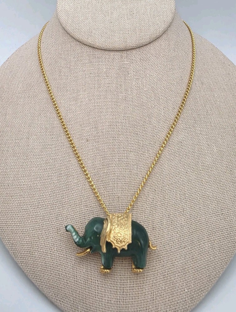 Vtg Green Elephant Pendant Brooch Gold Tone Necklace Faux Jade Luck Trunk Up 18″