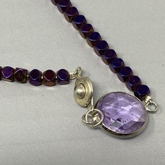 Purple Metallic Metal Beaded Bracelet Glass Faceted Round Center Stone 7.75″