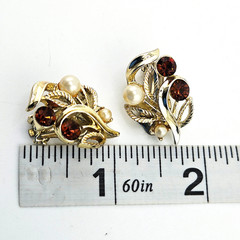 Vintage Signed LISNER Clip On Earrings Amber Rhinestone Faux Pearl Gold Tone MCM