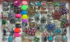 ​1lb Vintage to Modern Costume Jewelry Lot Estate Mix Wearable Pieces Mystery