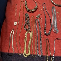 43 Individual Costume Jewelry Vintage Necklaces Metal Gold Silver Other
