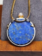 Vtg Bob Hope Desert Classic 1984 Lapis Lazuli Pendant with 18″ Chain Gold-tone