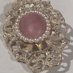 Vintage Ornate Frosted Yellow Gold Plated Pearl Pink Satin Glass Stone Brooch