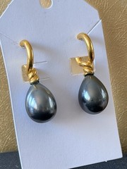 RARE MMA 1984 ‘VENUS’ 18K YELLOW GOLD PLATED BLACK PEARL SCREW BACK EARRINGS