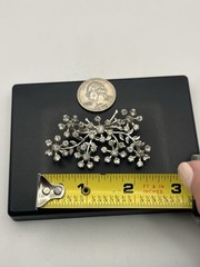 Silver tone clear rhinestone flower daisy cluster vintage brooch pin
