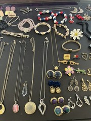 Estate Sale Find Vintage Costume Jewelry Lot 100+ Pieces