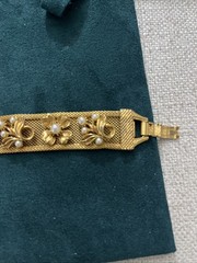 Rare Vintage Gold-Wash Mesh Floral Bracelet w/Cameo & Pearl Detailed Excellent