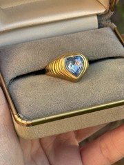 VINTAGE Avon Bold Sparkle Blue Bezel Heart Ring RARE Size 7