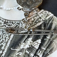 Vintage 1937 British Threepence Coin Drop Bar Brooch Pin – Silver Tone – 1.5”