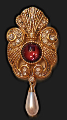 Vtg Jeff Lieb Purple Cabachon w Faux Drop Pearl & Rnd Cystal Accents Brooch