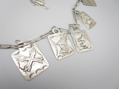 AMAZING 34″ NAVAJO STERLING NECKLACE W/ 15 DOG LUGGAGE TAG DOGTAG CHARMS – 75G