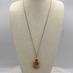 Vintage Honey Agate Necklace Teardrop PendantGold Tone Leaf Cap 28″