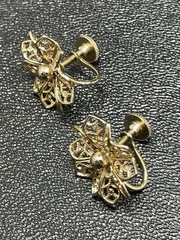 Vintage Gold Tone Metal Ruffled Flower Screw Back Earrings