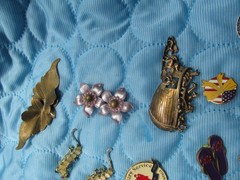 Lot of 35 Mixed Lot Brooches/Pins – some Scratched/Damaged/missing Stones As Is