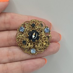 VTG Blue Glass Rhinestone Brooch Czechoslovakia Filigree Gold Tone 1-7/16″ READ