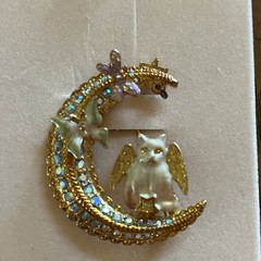 Kirks Folly Crescent Moon Cat Angels Insects, ￼Hourglass Brooch Gold Tone E2