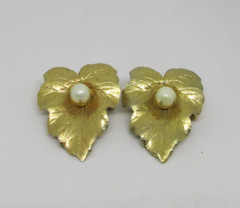 Vtg Sarah Coventry Leaves & Pearl Brooch Earring 4 Brooches 1 set clip earrings