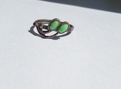 Vintage Ring Green stones Cupronickel Beautiful Women’s Jewelry size 8